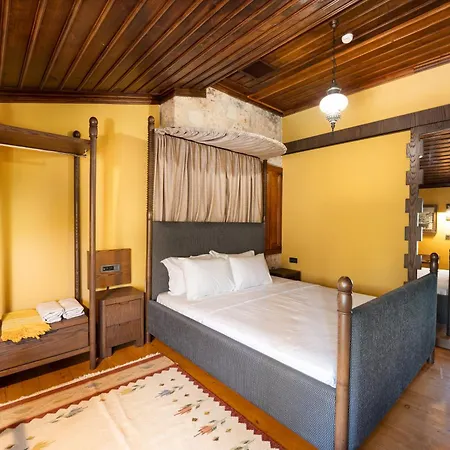 House 5 * Αττάλεια